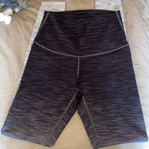 Lululemon wunder under hi-rise leggings.